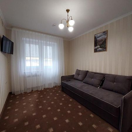 Apart-Hotel 24/7 Kam'janec'-Podil's'kyj Esterno foto