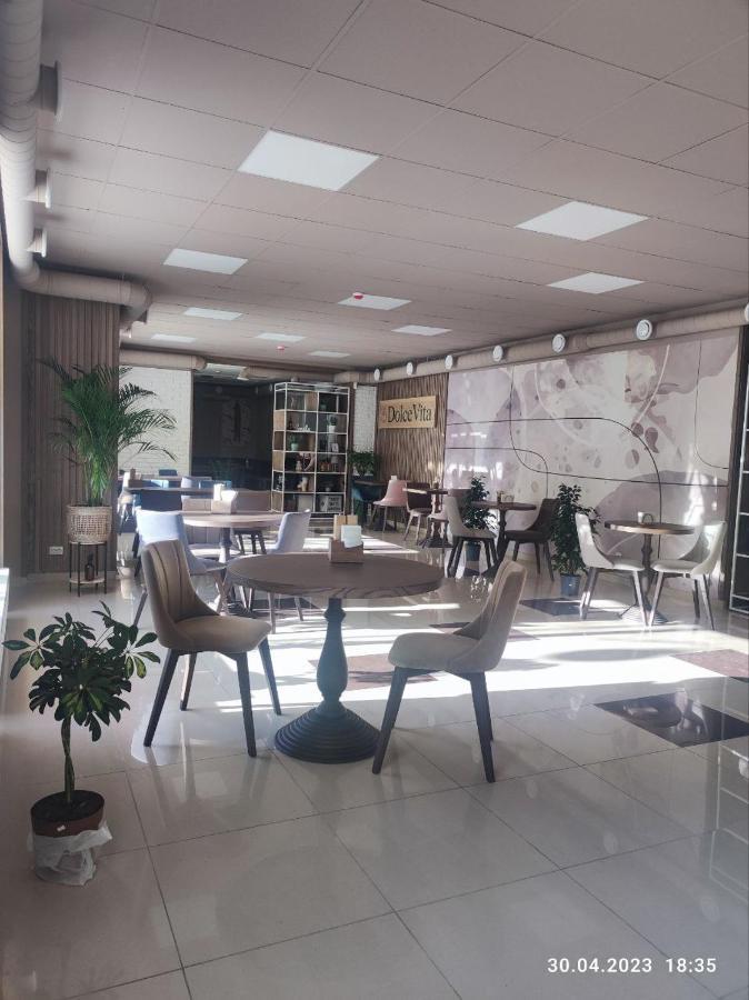 Apart-Hotel 24/7 Kam'janec'-Podil's'kyj Esterno foto