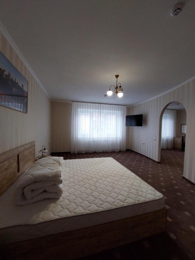 Apart-Hotel 24/7 Kam'janec'-Podil's'kyj Esterno foto